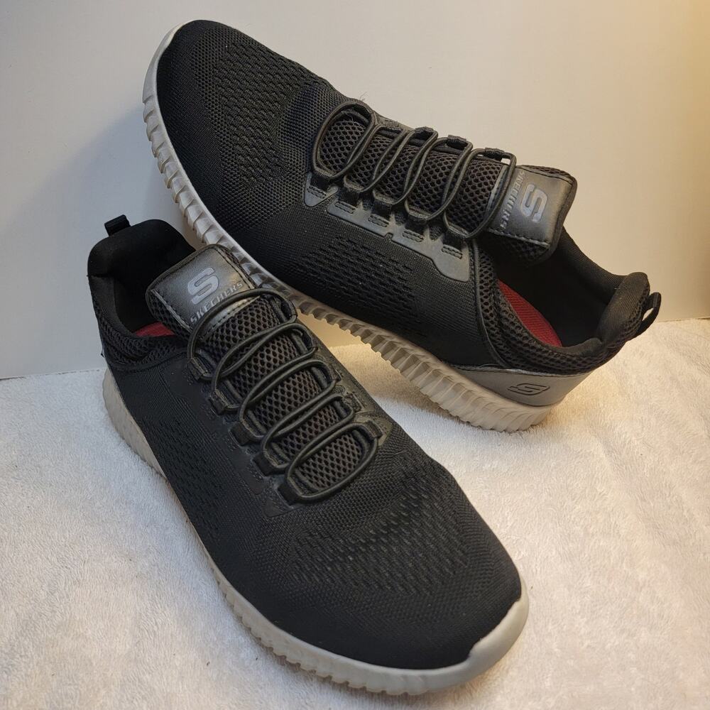 Skechers Mens Black Sneakers Sz 11 Cessnock Relaxed Fit Slip Resistant Slip On